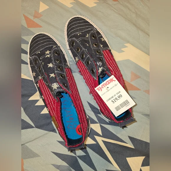 Blowfish Red and Blue Starry Slip-On Sneakers Women's Size 10 - Picture 2 of 5